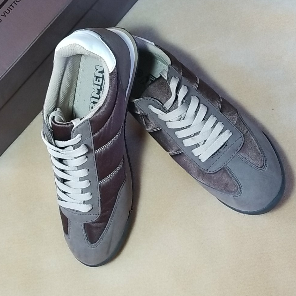 Brand new mens sneakers
